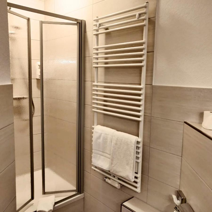 Hotel Neue Hoehe Klingenberg Екстериор снимка