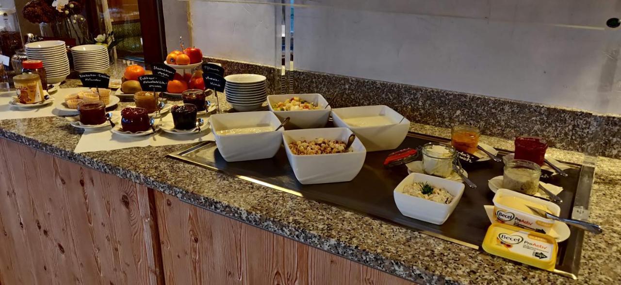 Hotel Neue Hoehe Klingenberg Екстериор снимка