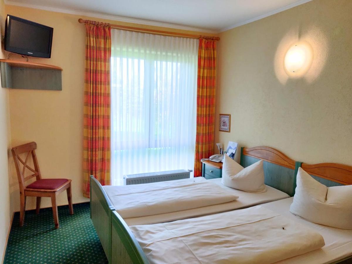 Hotel Neue Hoehe Klingenberg Екстериор снимка