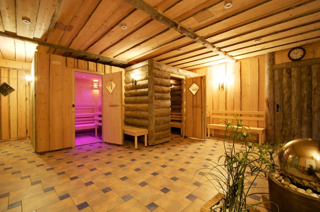 Hotel Neue Hoehe Klingenberg Екстериор снимка