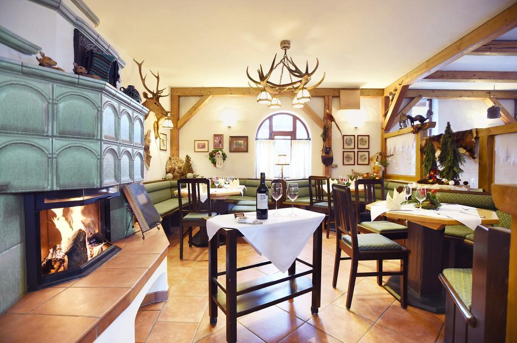 Hotel Neue Hoehe Klingenberg Екстериор снимка