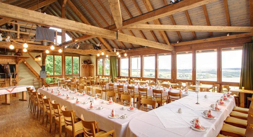 Hotel Neue Hoehe Klingenberg Екстериор снимка